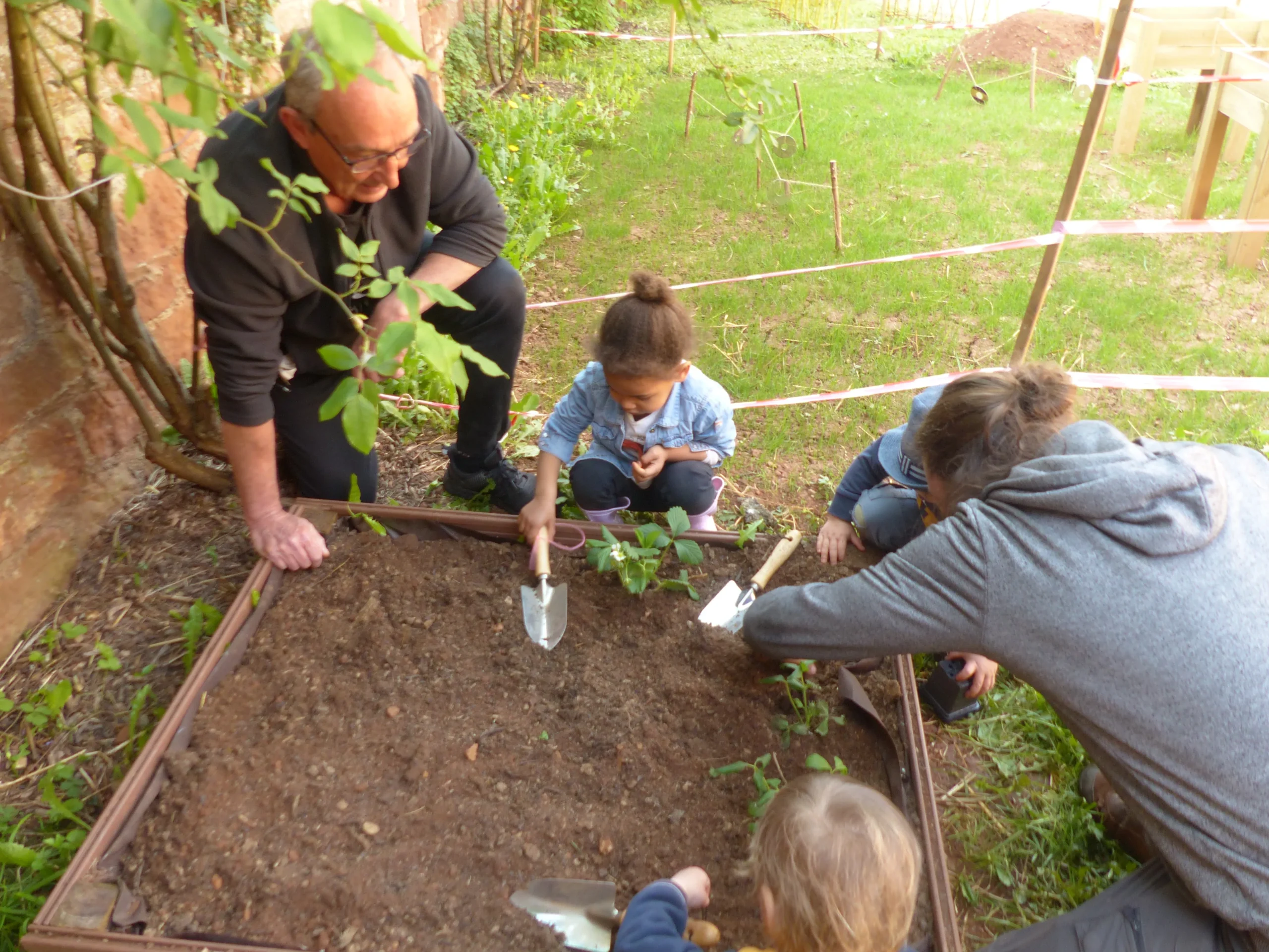 Animation creche Marcillac Vallon Famille Rurale scaled